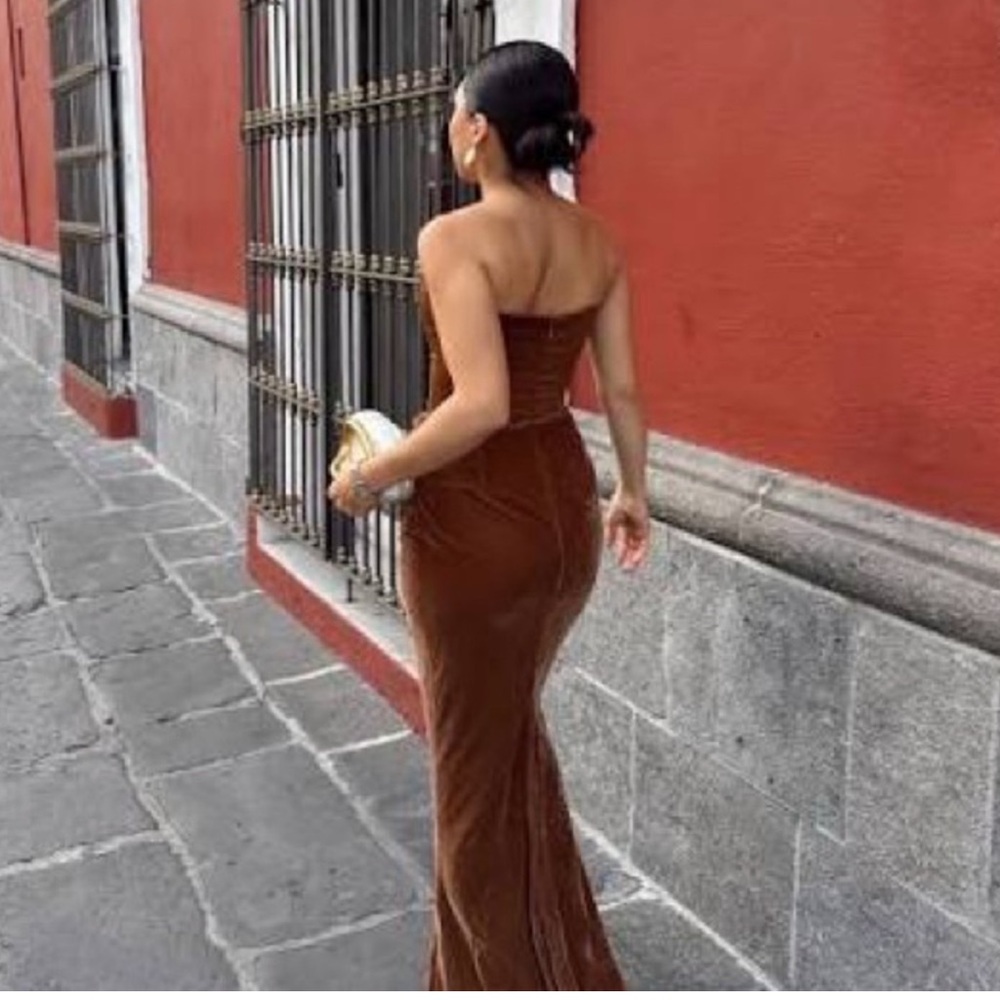 House of CB Strapless Brown Velvet Corset Gown - Picture 15 of 15